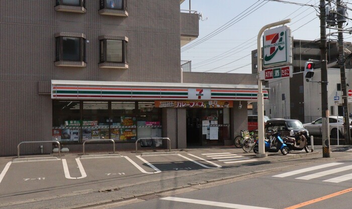 コンビニ　セブンイレブン川崎野川くぬぎ坂店（コンビニ）まで216m