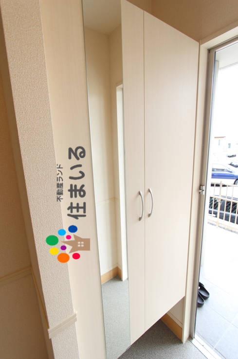 玄関　※写真は同型タイプとなります