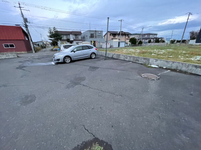 【石狩郡当別町元町のマンションの駐車場】