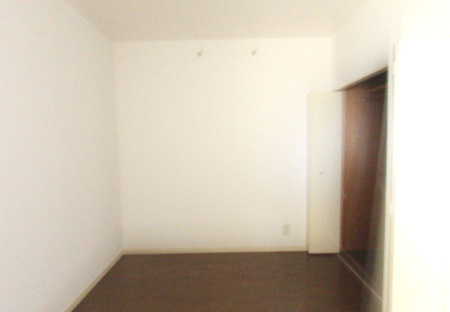 居室・リビング　個人の部屋や寝室として使える洋室です