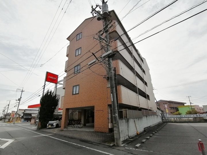 建物外観　オートロック搭載！