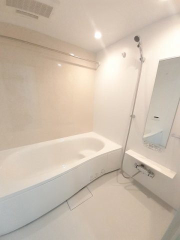 バス・シャワールーム　落ち着いた空間のお風呂です