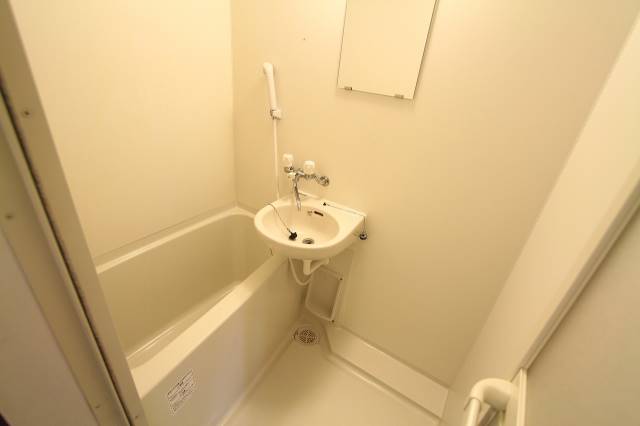 バス・シャワールーム　２０１号室の写真です