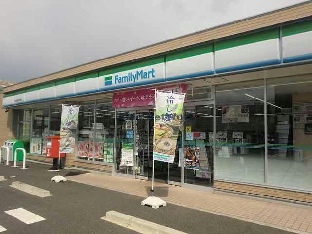 【各務原市那加前野町のアパートのコンビニ】