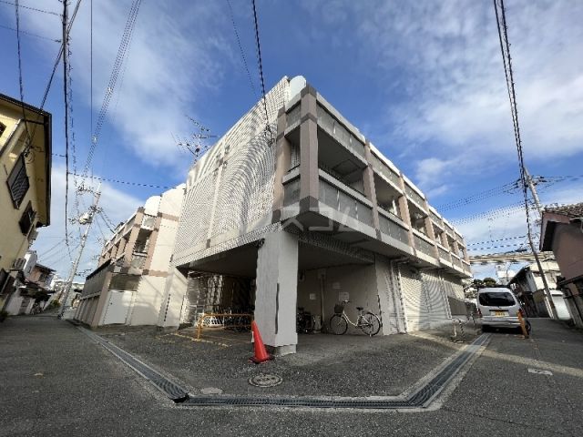 【プライム蛍池の建物外観】