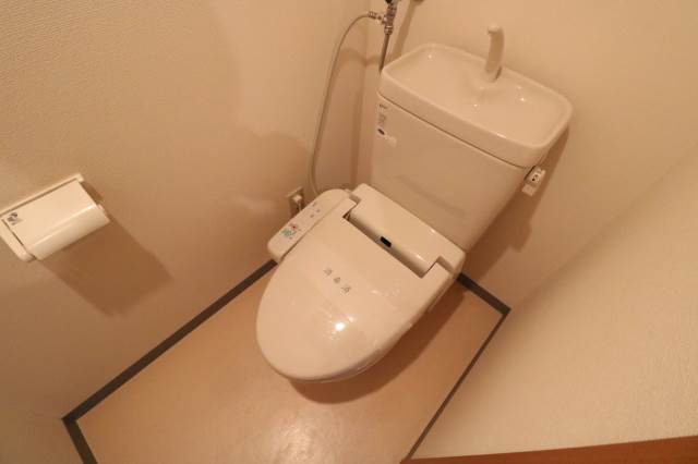 トイレ　ウォシュレット付き♪
