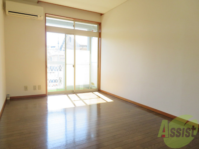 その他部屋・スペース　フローリングなので、ベッドも置けちゃいます。