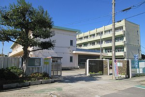 小学校　松原市立松原西小学校（小学校）まで738m