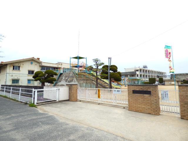 【フラット西中新田の小学校】