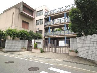 【松川マンション２号館の中学校】