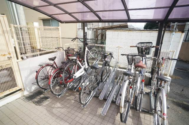 【福岡市東区原田のマンションの駐車場】