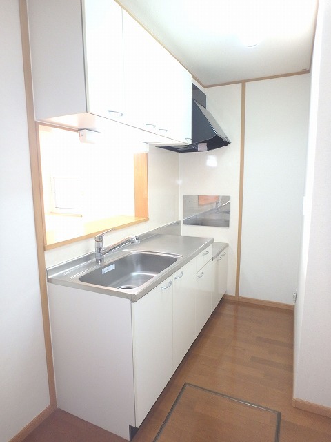 キッチン　人気の対面キッチンでお料理しながらリビングの様子が見れます☆