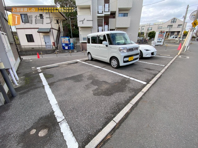 【船橋市海神のアパートの駐車場】