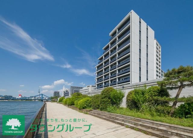 【江東区佐賀のマンションの建物外観】