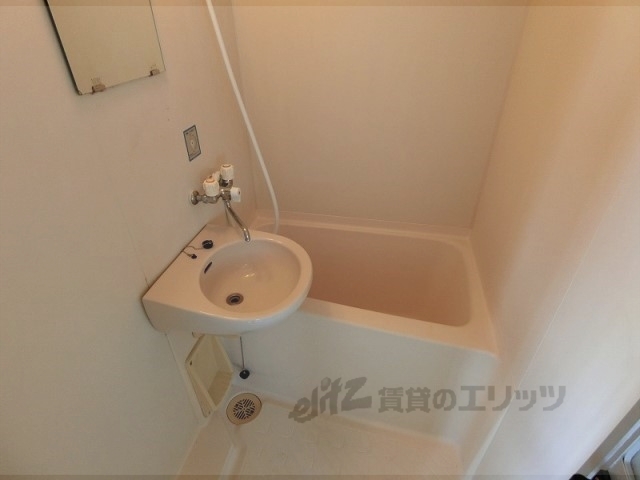 バス・シャワールーム　バス