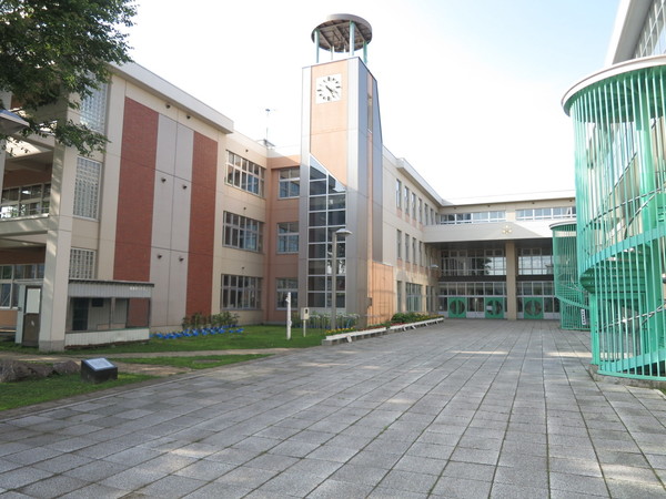 小学校　旭川市立新町小学校（小学校）まで649m