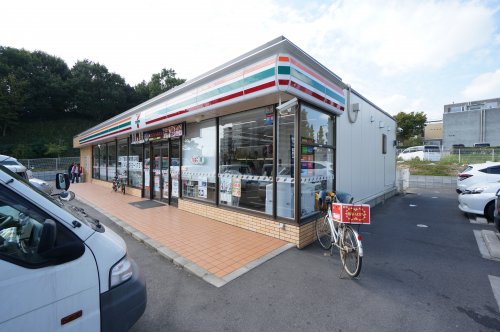 コンビニ　セブン－イレブン千葉おゆみ野中央１丁目店（コンビニ）まで660m