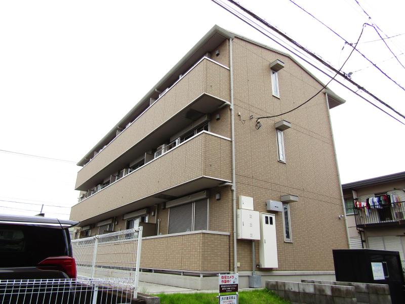 春日部市梅田本町のアパートの建物外観