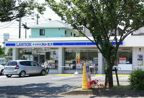 【横浜市青葉区恩田町のアパートのコンビニ】