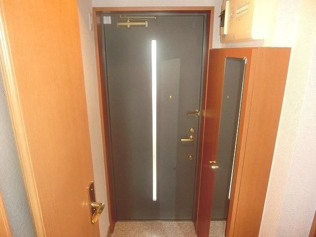 玄関　お部屋探しは株式会社　タウンハウジング　までお気軽にお問合…