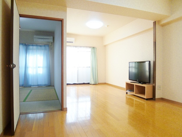 居室・リビング　１５帖の広々リビング♪※家具家電は付きません