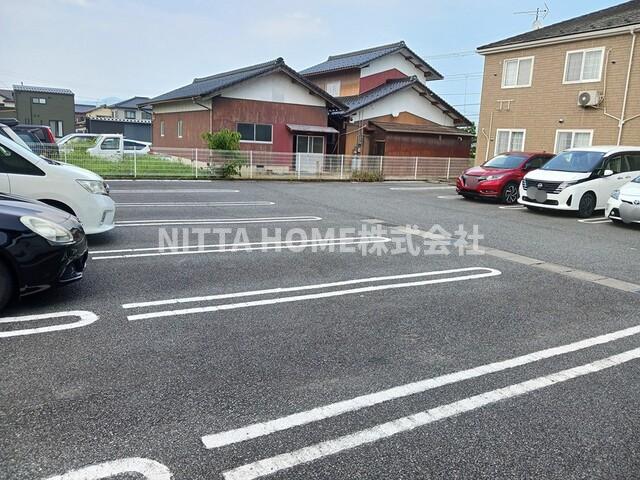 駐車場　敷地内に駐車場も完備◎