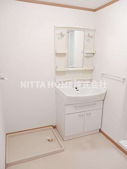 洗面設備　シャワー付きの洗面化粧台もあります(*^^)v