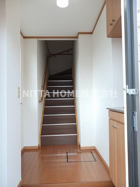 玄関　十分なスペースの玄関です(^^♪