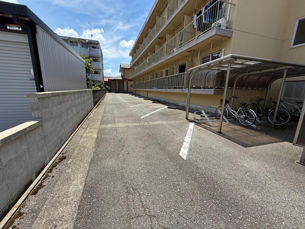 駐車場　融雪装置付き駐車場♪雪の日も安心です♪