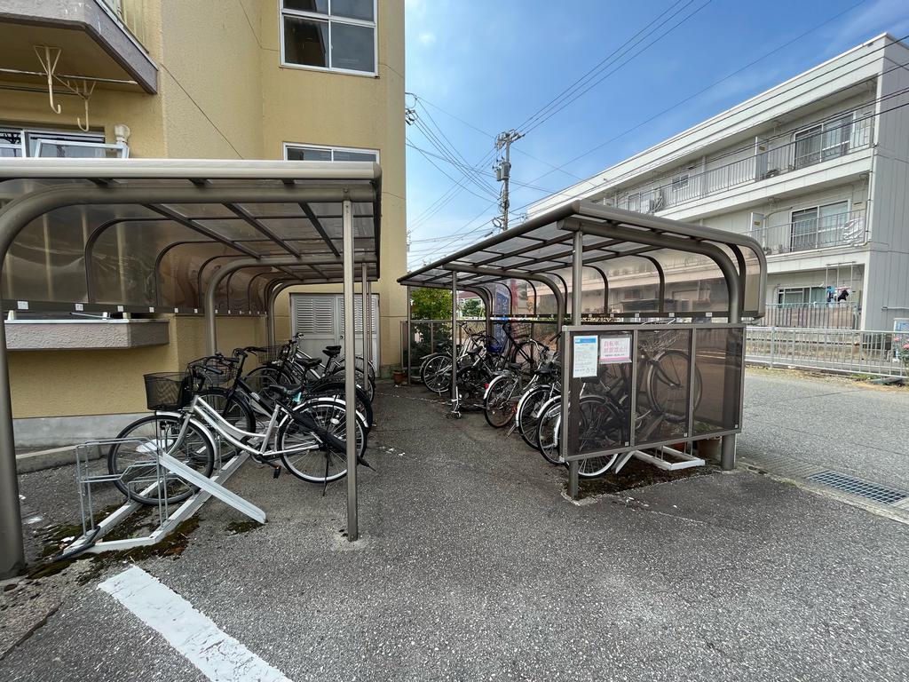 その他共有部分　屋根付き駐輪場♪