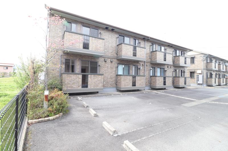 建物外観　クレールレセンテB棟　建物外観