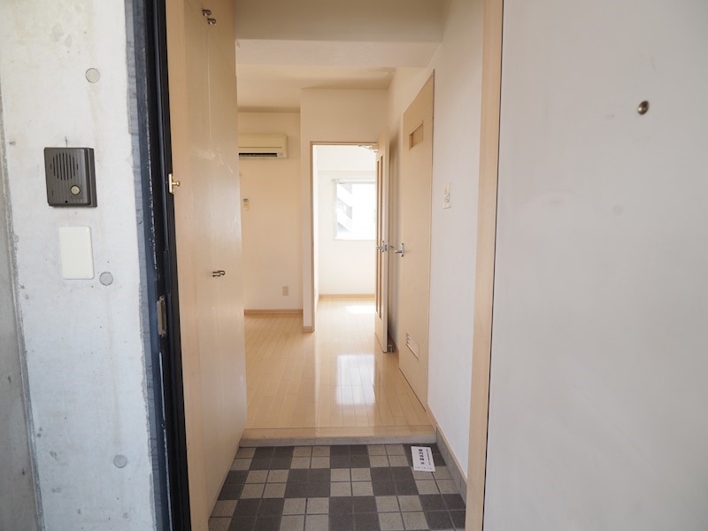 玄関　シューズボックスあり。