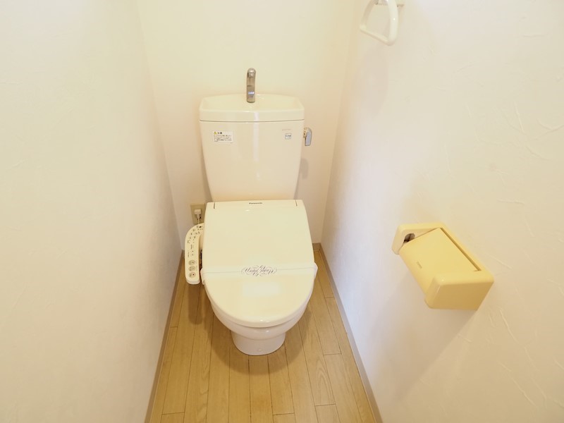 トイレ　ウォシュレット付きのトイレです。