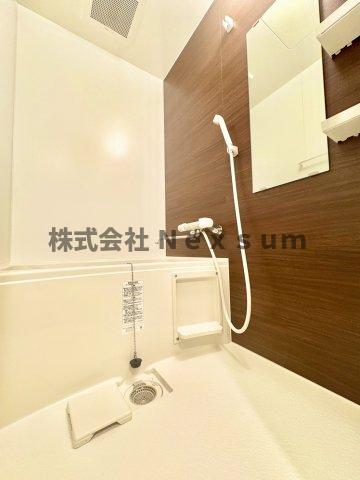 バス・シャワールーム　コンパクトで使いやすいお風呂です