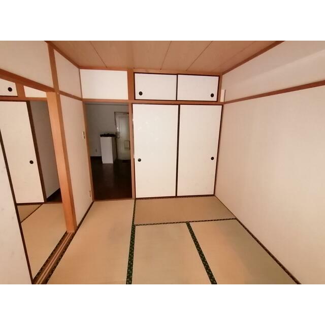 その他部屋・スペース　和室６畳（左側）