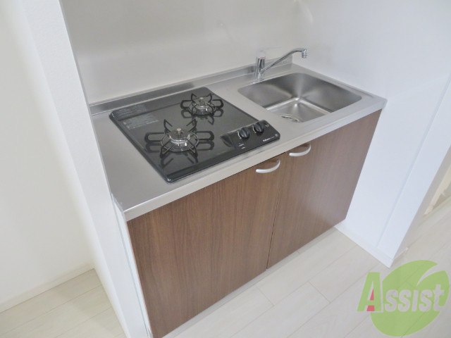 キッチン　シンプルなキッチンです。一人暮らしにはちょうどいいサイズ。