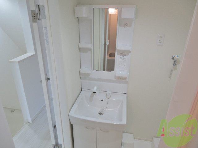 洗面設備　洗面台は独立していて、使いやすそうです。