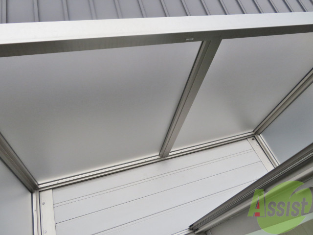 バルコニー　こちらはバルコニー。洗濯物が干せるようになっています。