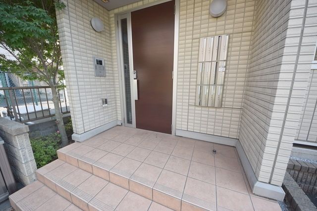 エントランス　★お部屋探しは株式会社タウンハウジング東京まで★