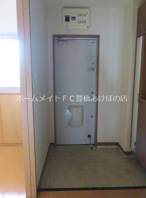 玄関　同型別部屋写真