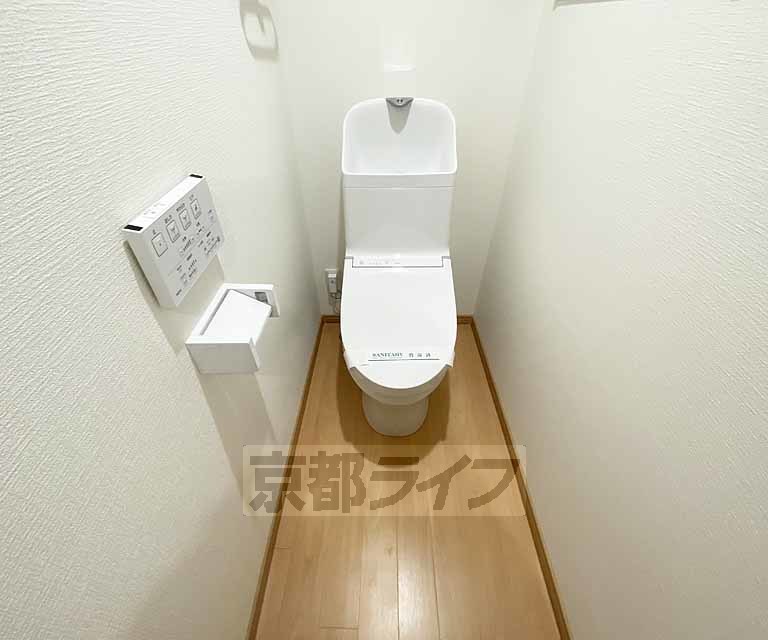 トイレ　ウォシュレット機能付きのトイレです。