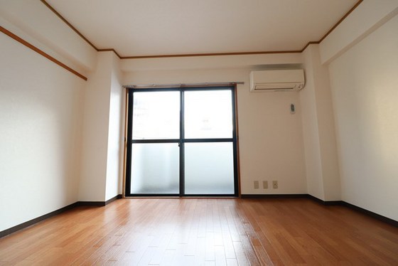 居室・リビング　※別部屋の写真です