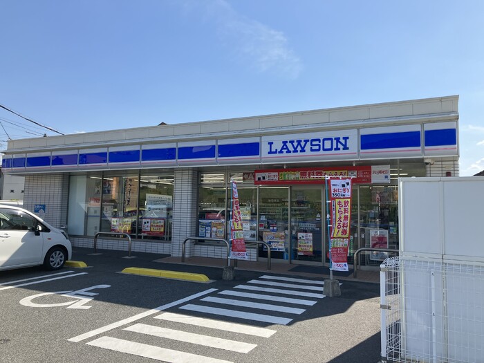 コンビニ　ローソン松江上乃木2丁目店（コンビニ）まで712m