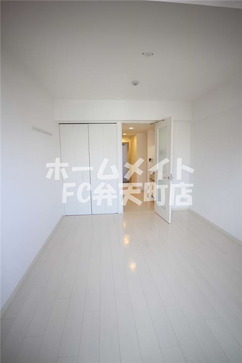 居室・リビング　こちらの居間で趣味の時間をお楽しみください