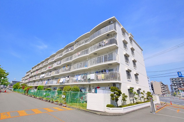 建物外観　落ち着いた雰囲気の外観です