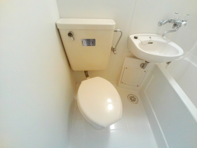 阪神本線 御影駅 徒歩8分 5階建 築41年のトイレ写真