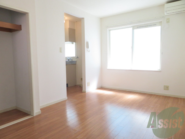 その他部屋・スペース　こちらは洋室を撮影しました。寝室にしましょう。