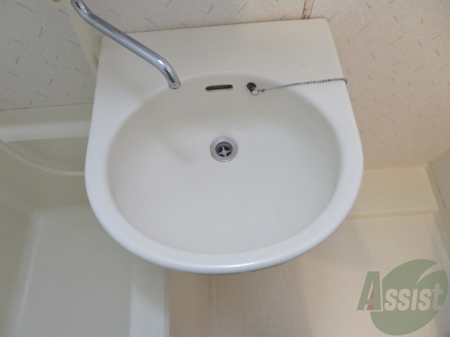 洗面設備　お風呂の洗い場です。清潔感にあふれています。