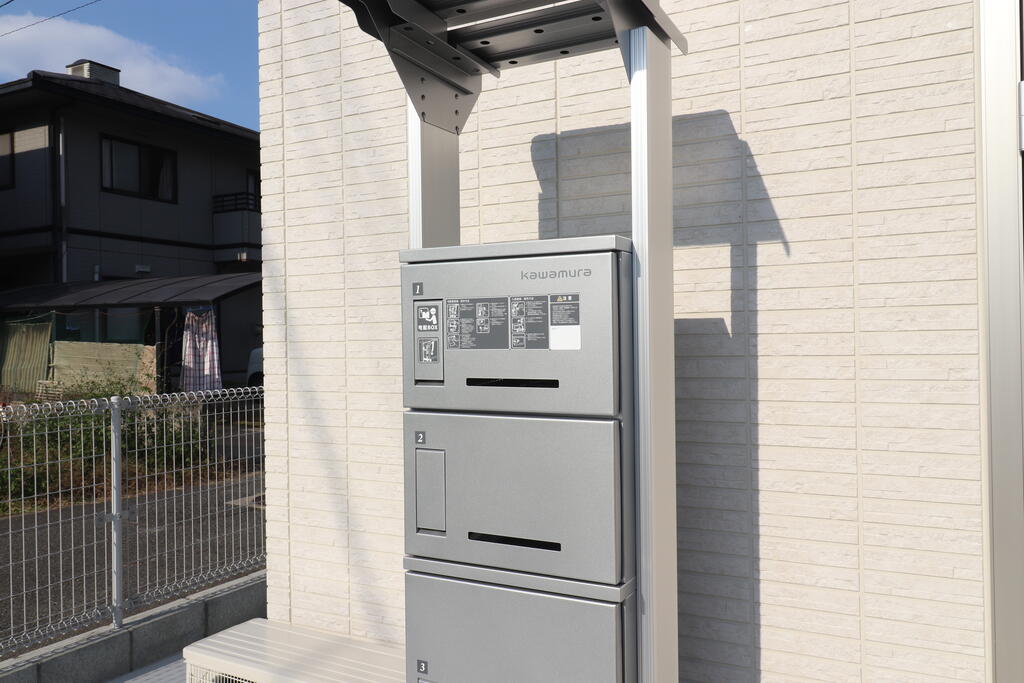 その他共有部分　宅配ボックス、屋根付きサイクルポート
