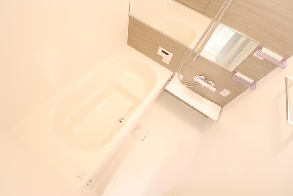 バス・シャワールーム　鏡が嬉しいバスルーム